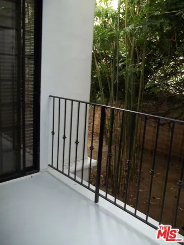 555 S Barrington Avenue 107, Los Angeles, California 90049