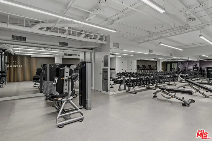 555 S Barrington Avenue 107, Los Angeles, California 90049