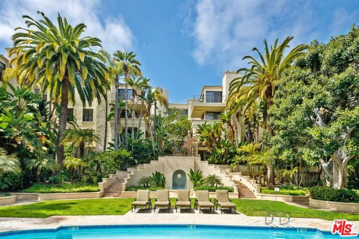 555 S Barrington Avenue 107, Los Angeles, California 90049