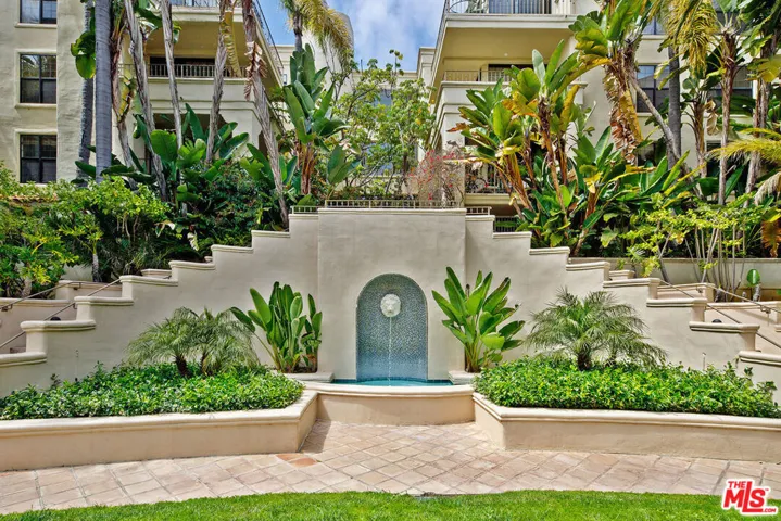 555 S Barrington Avenue 107, Los Angeles, California 90049