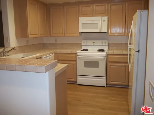 555 S Barrington Avenue 107, Los Angeles, California 90049