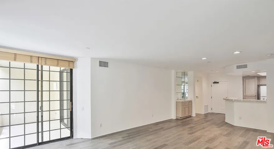555 S Barrington Avenue 107, Los Angeles, California 90049