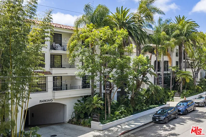 555 S Barrington Avenue 107, Los Angeles, California 90049