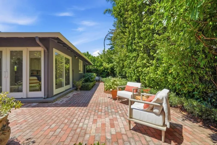 1637 Escobita Avenue, Palo Alto, California 94306