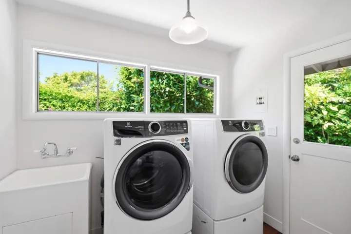 1637 Escobita Avenue, Palo Alto, California 94306
