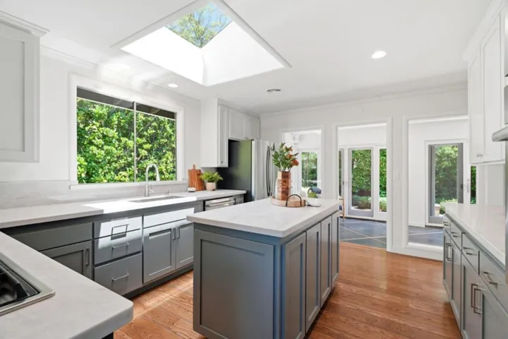 1637 Escobita Avenue, Palo Alto, California 94306