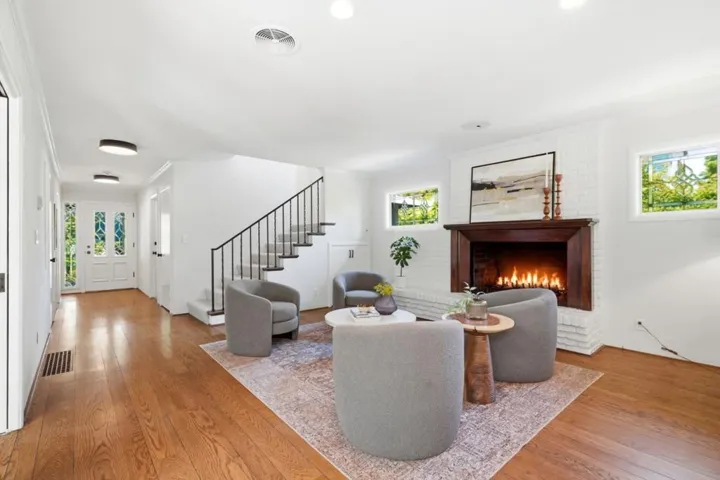 1637 Escobita Avenue, Palo Alto, California 94306