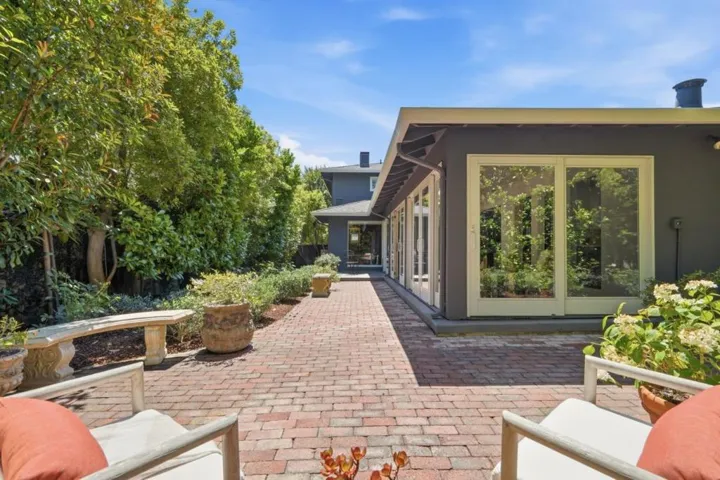 1637 Escobita Avenue, Palo Alto, California 94306