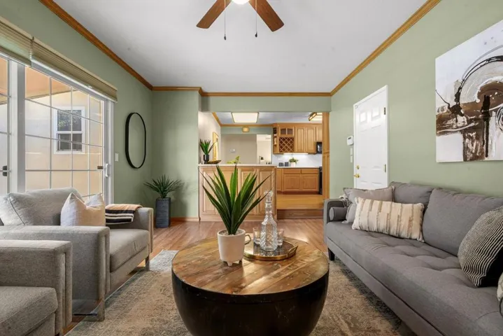 1001 W Latimer Avenue, Campbell, California 95008