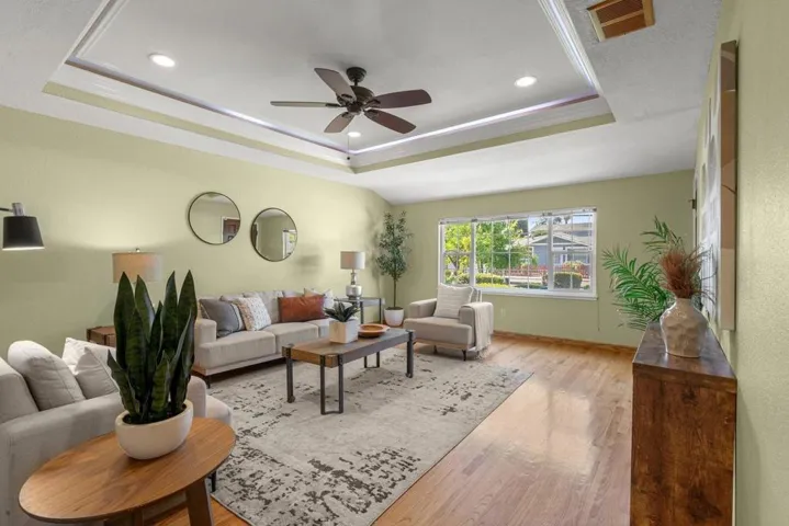 1001 W Latimer Avenue, Campbell, California 95008