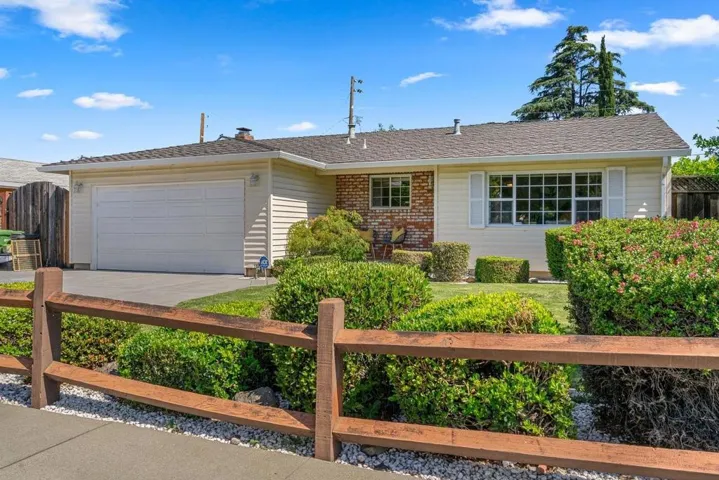 1001 W Latimer Avenue, Campbell, California 95008