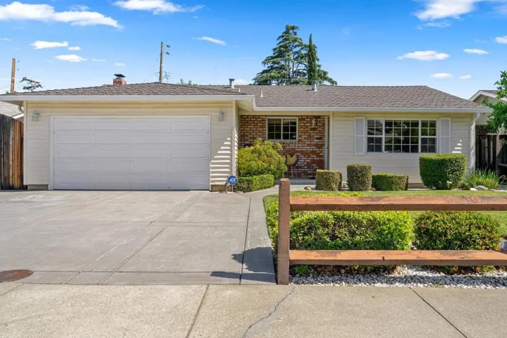 1001 W Latimer Avenue, Campbell, California 95008
