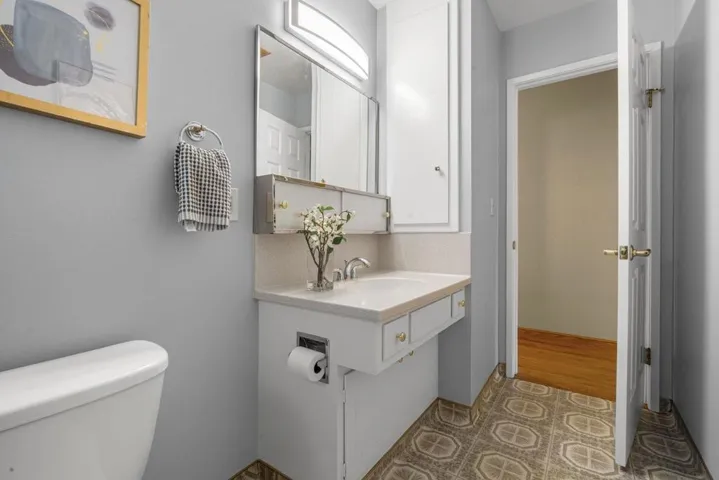 1001 W Latimer Avenue, Campbell, California 95008