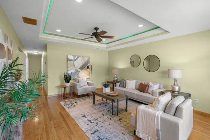 1001 W Latimer Avenue, Campbell, California 95008