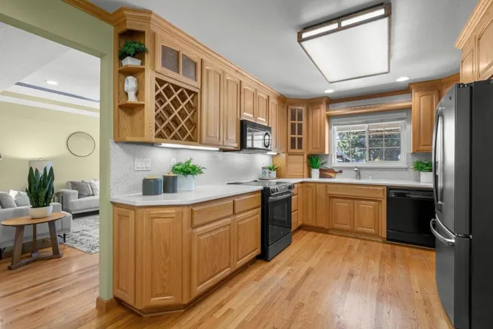 1001 W Latimer Avenue, Campbell, California 95008