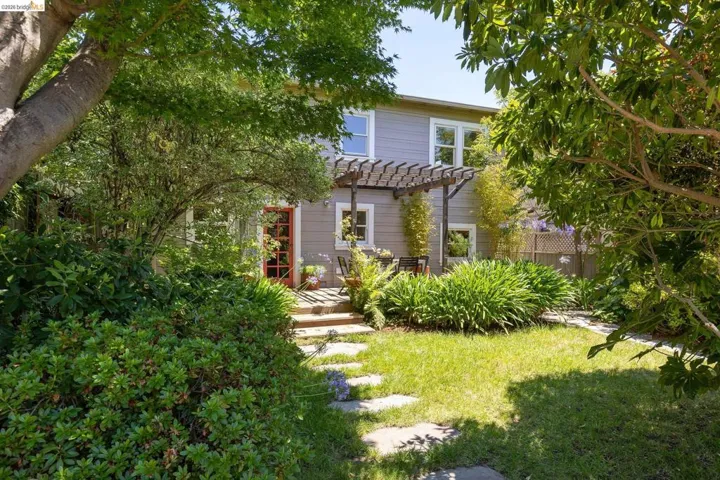 2537 Scenic Avenue, Oakland, California 94602-3024