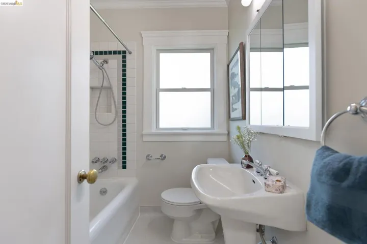 2537 Scenic Avenue, Oakland, California 94602-3024