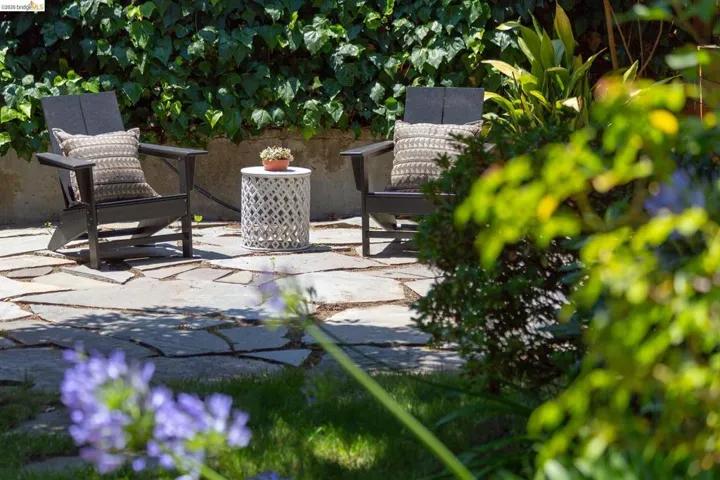 2537 Scenic Avenue, Oakland, California 94602-3024