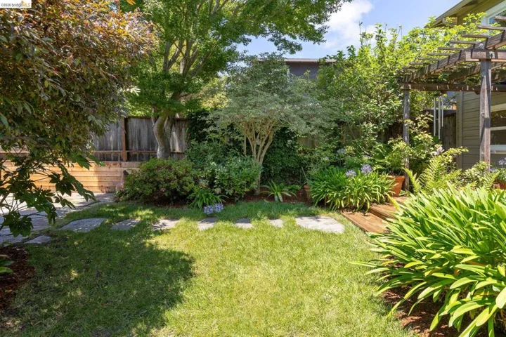 2537 Scenic Avenue, Oakland, California 94602-3024