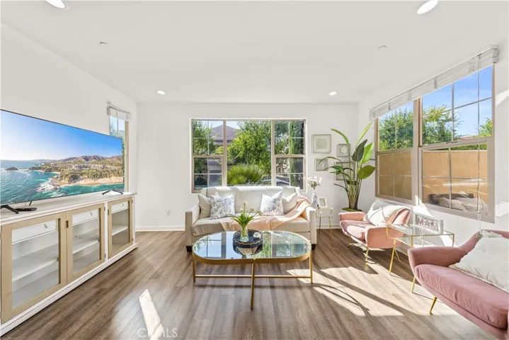56 Bay Layrel, Irvine, California 92618
