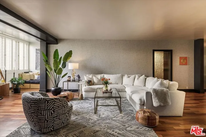 531 N Rossmore Avenue 204, Los Angeles, California 90004
