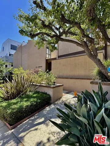 853 Larrabee Street 6, West Hollywood, California 90069