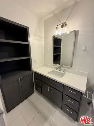 853 Larrabee Street 6, West Hollywood, California 90069