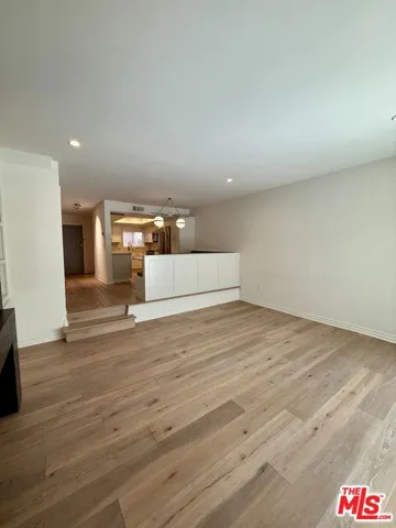 853 Larrabee Street 6, West Hollywood, California 90069