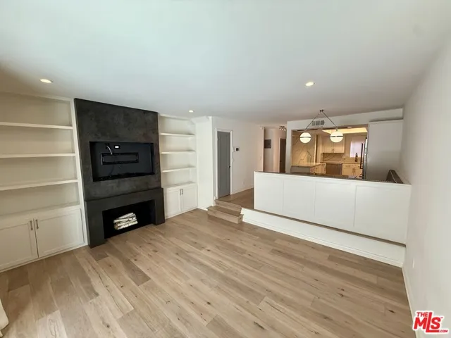 853 Larrabee Street 6, West Hollywood, California 90069