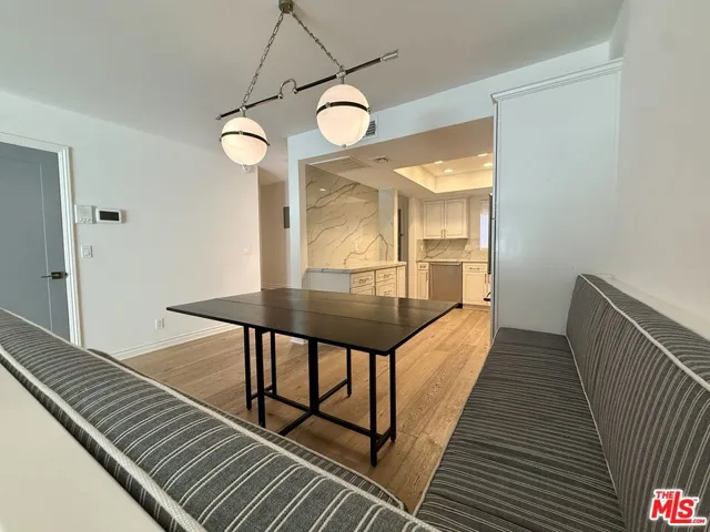 853 Larrabee Street 6, West Hollywood, California 90069