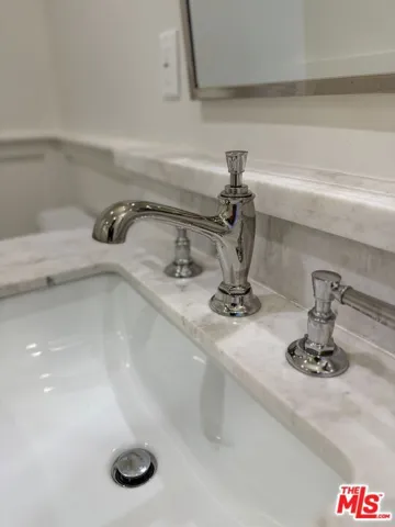 853 Larrabee Street 6, West Hollywood, California 90069