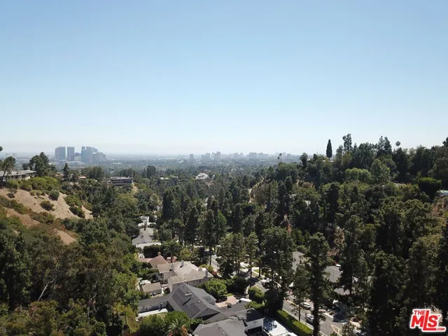 1422 Lindacrest Drive, Beverly Hills, California 90210