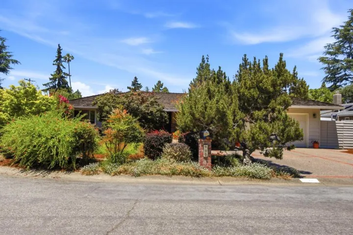 950 Black Mountain Court, Los Altos, California 94024
