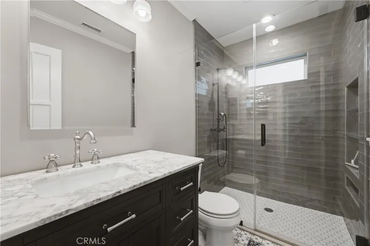 Beautiful Remodeled Bathroom with Walk In Shower!