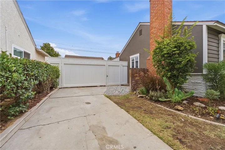 Gated Long Driveway!