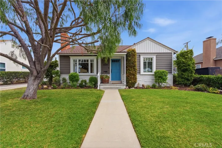 Welcome to 5559 E Monlaco Rd!
