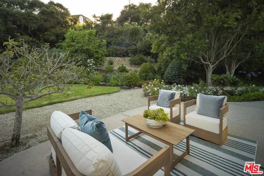 Outdoor Seating