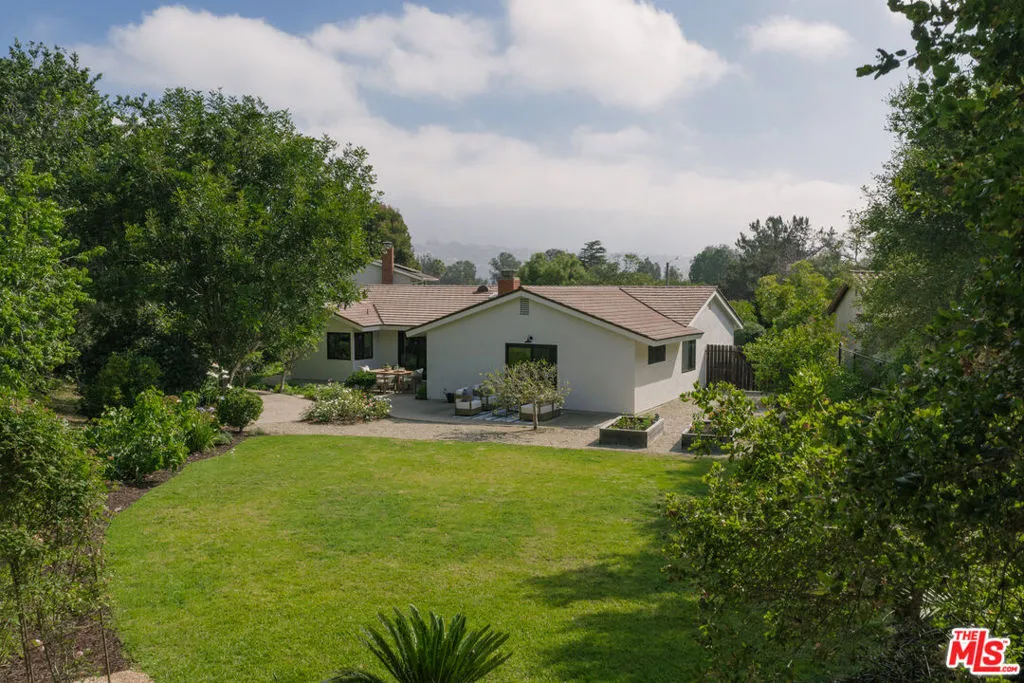 Sprawling Yard