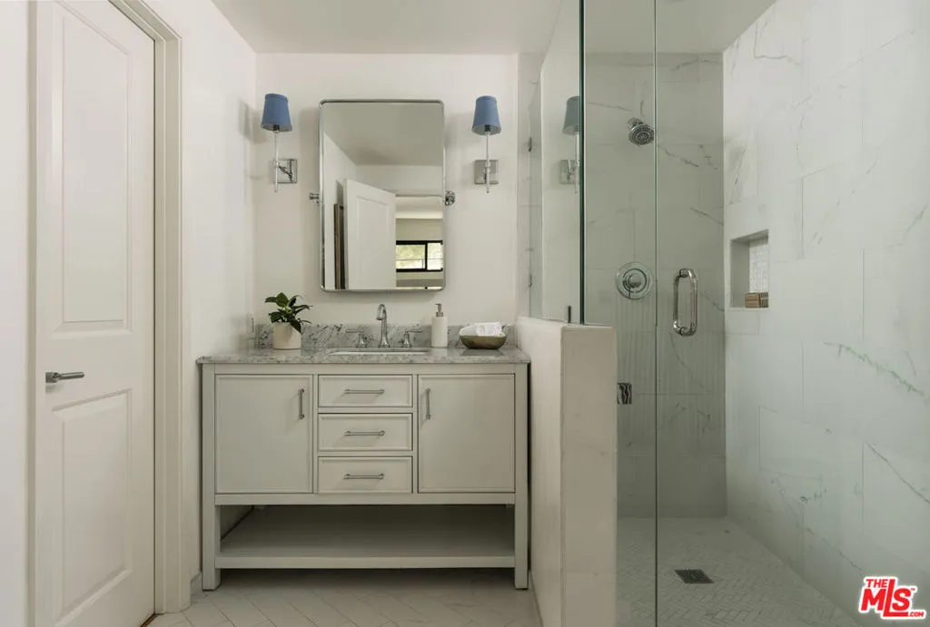 Primary​​‌​​​​‌​​‌‌​​‌​​​‌‌​​​‌​​‌‌​​‌‌​​‌‌​​​​ Bathroom