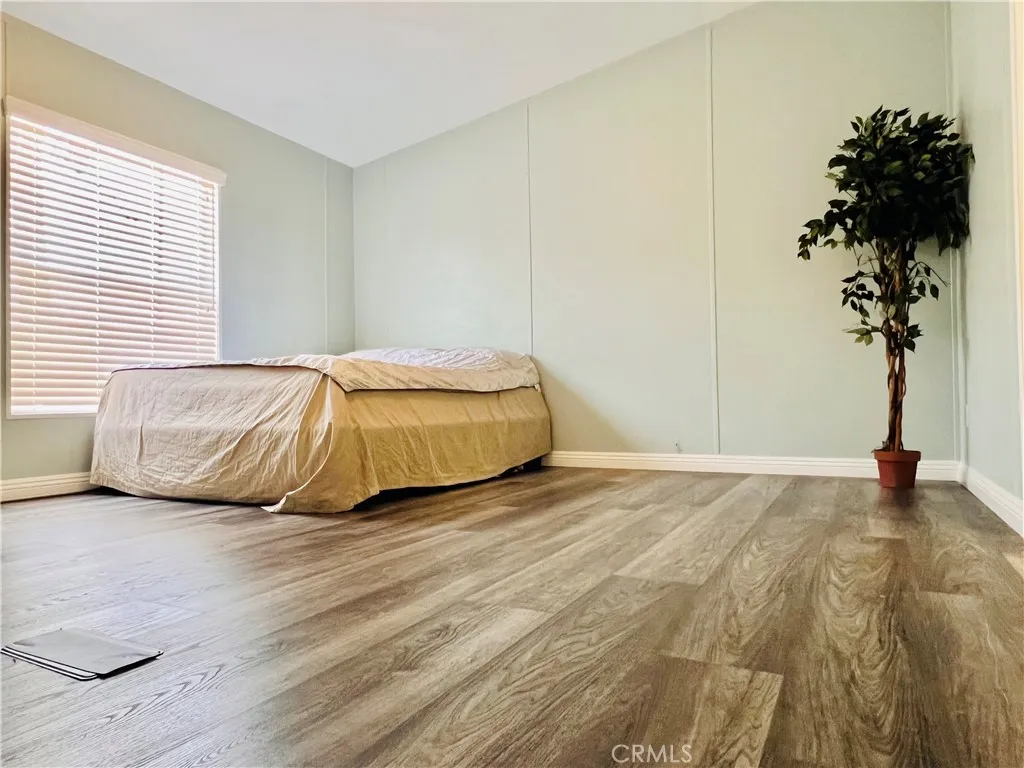Master bedroom - view 3