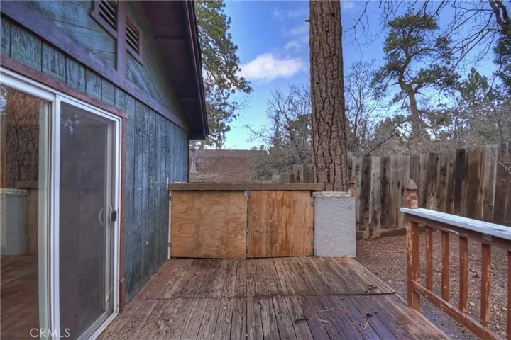 245 Vista, Sugarloaf, California 92386