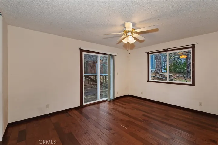 245 Vista, Sugarloaf, California 92386
