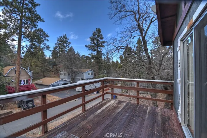 245 Vista, Sugarloaf, California 92386