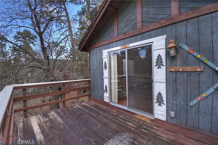 245 Vista, Sugarloaf, California 92386
