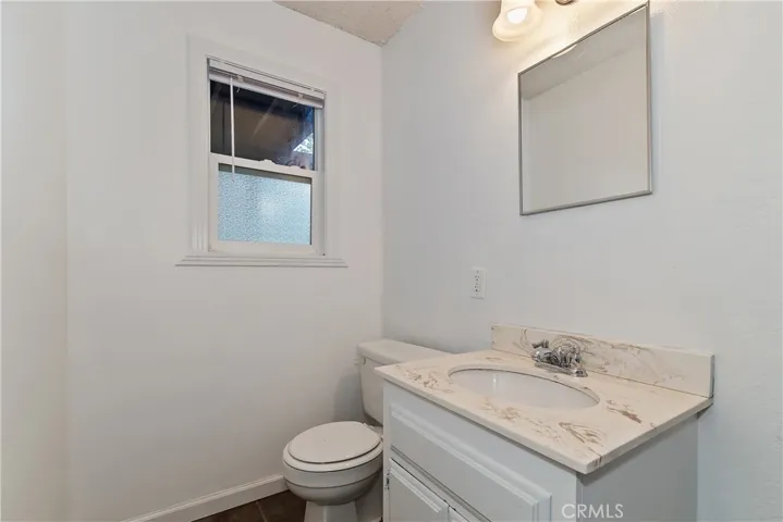 245 Vista, Sugarloaf, California 92386