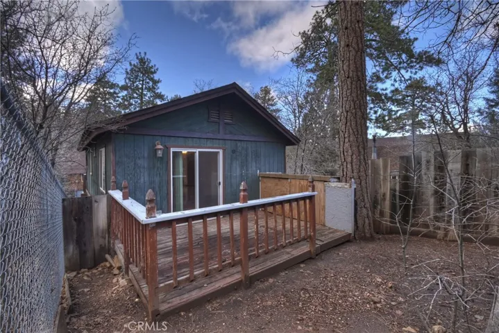 245 Vista, Sugarloaf, California 92386