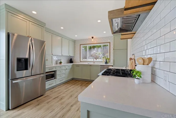 2704 Merlin Place, Oceanside, California 92054