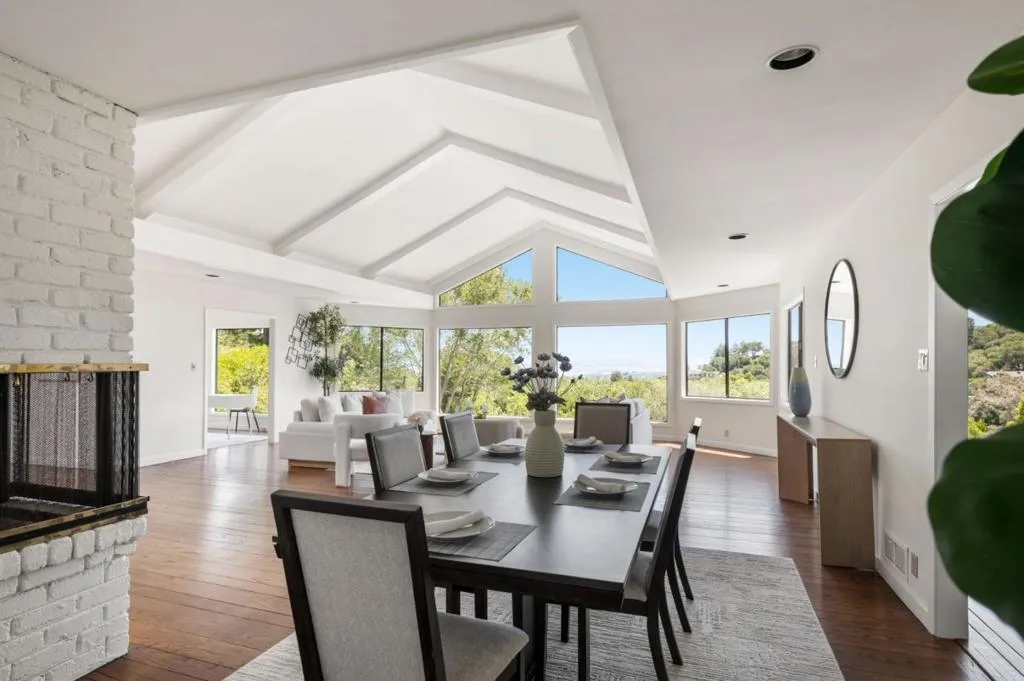 Dining area with View