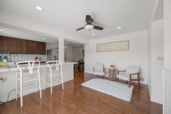 Lower Kitchen Sitting area