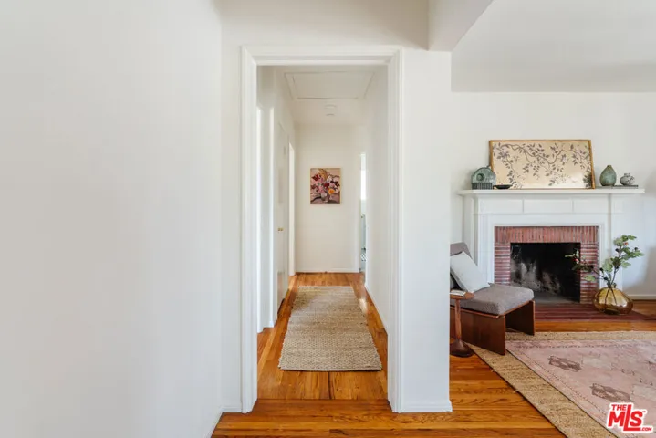 793 Figueroa Drive, Altadena, California 91001
